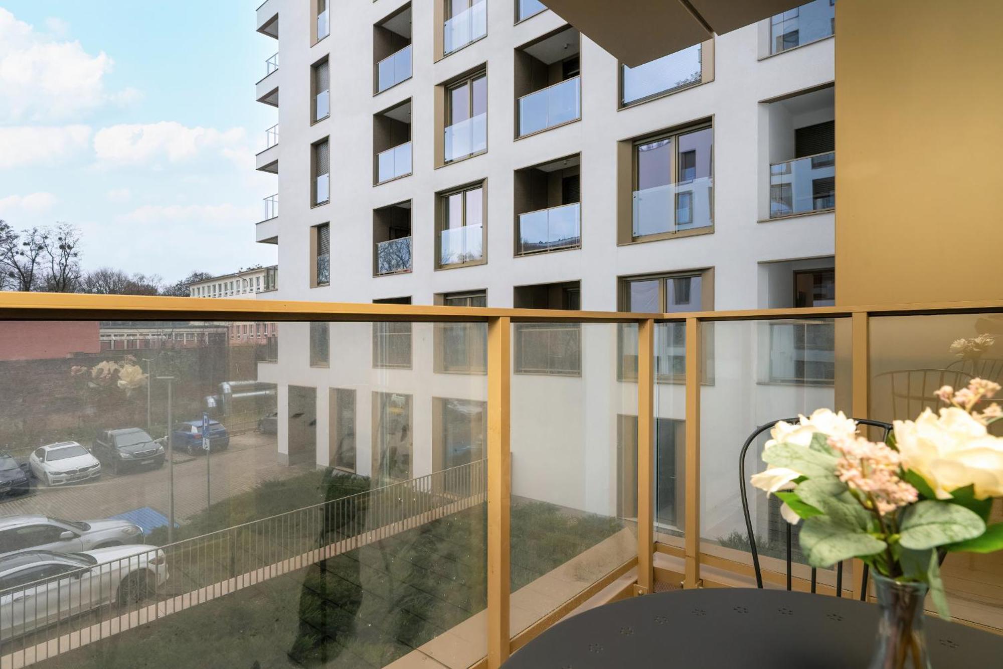 City Center Apartments With Gym & Free Garage Poznan By Noclegi Renters Esterno foto